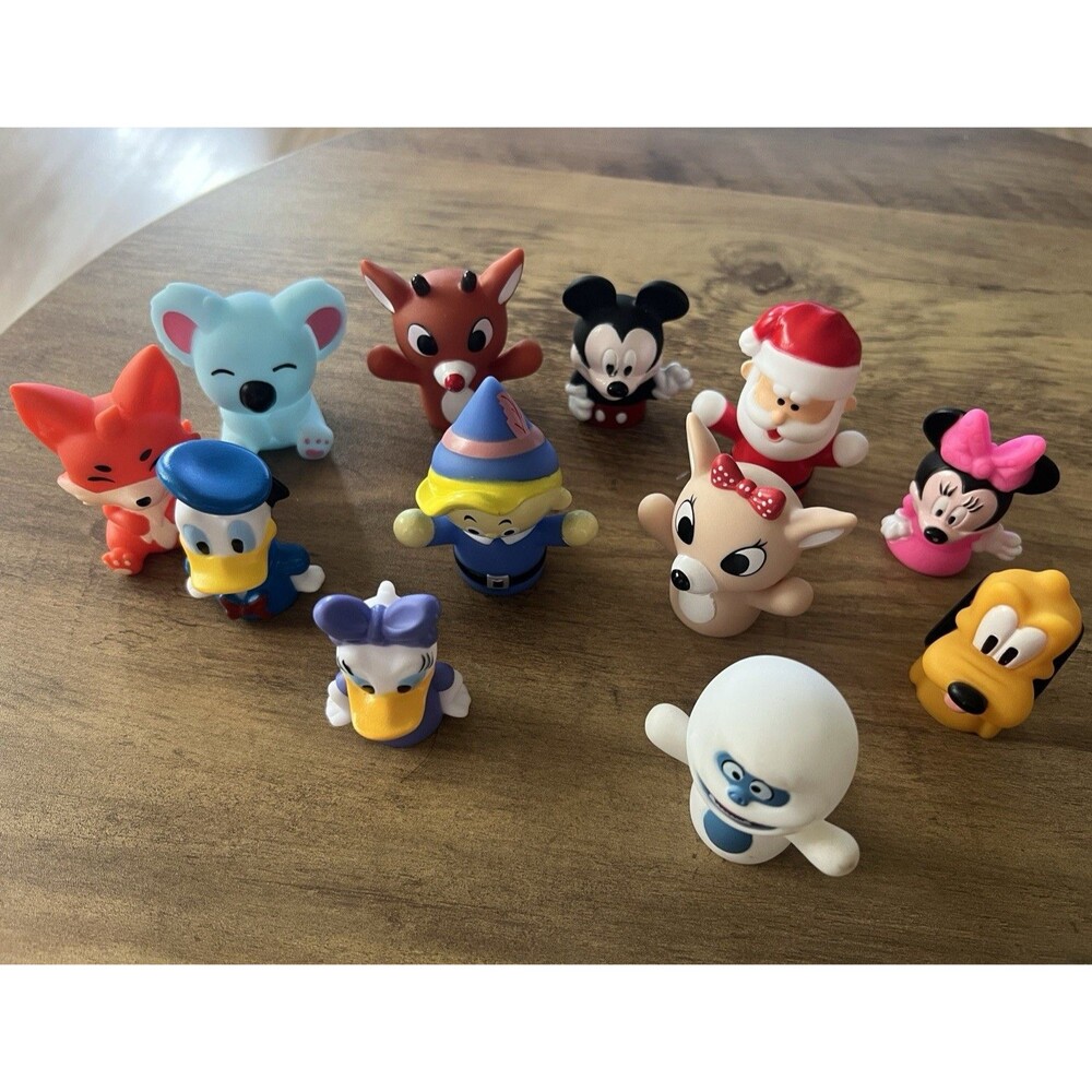 Rudolph the Red-Nosed Reindeer 12 pcs Finger Puppet Set Ages 3-5 Boys & Girls